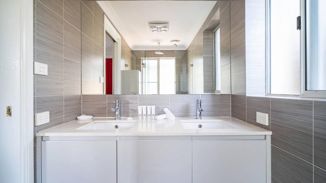 Photo of Others in Annandale