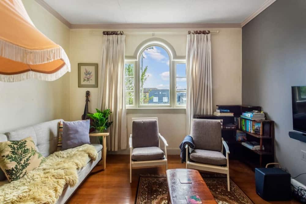 Photo of Others in Mount Roskill