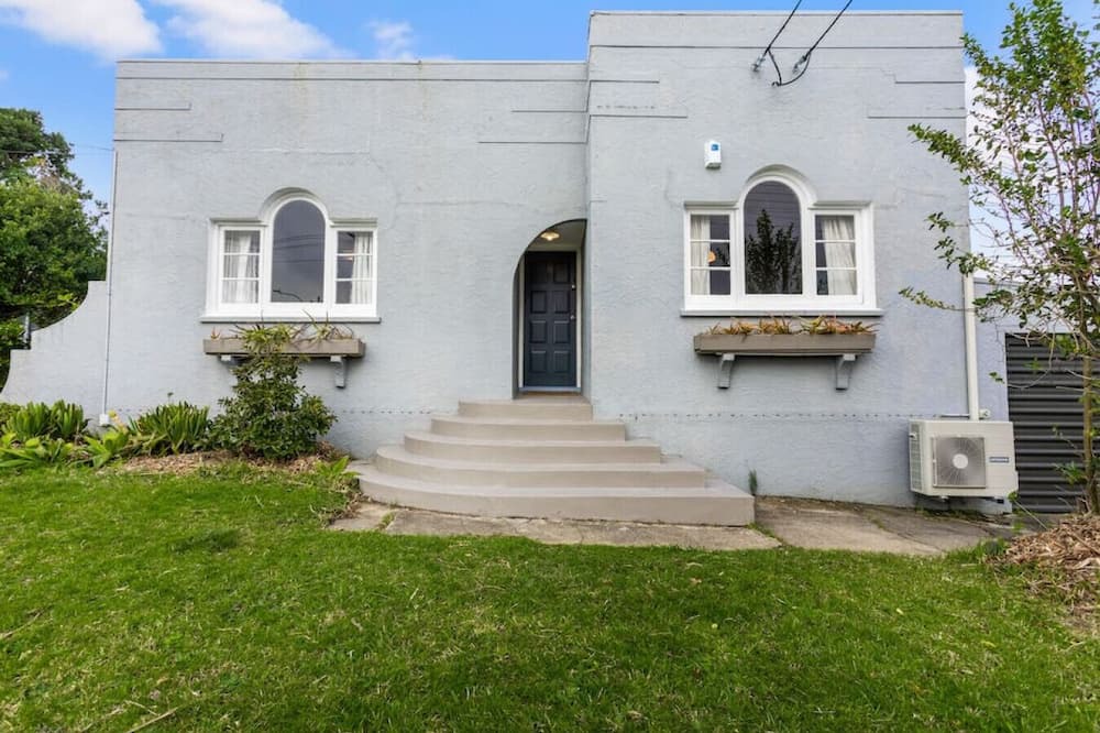 Photo of Others in Mount Roskill