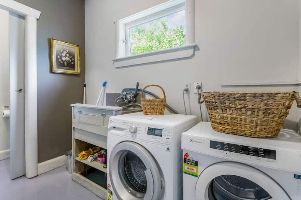 Photo of Others in Mount Roskill