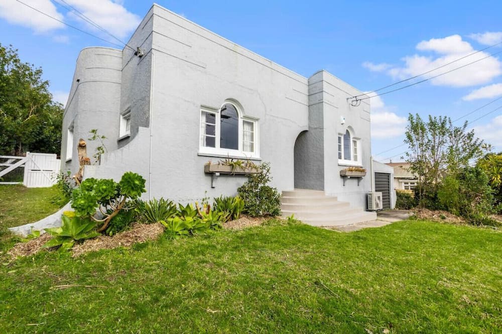 Photo of Others in Mount Roskill