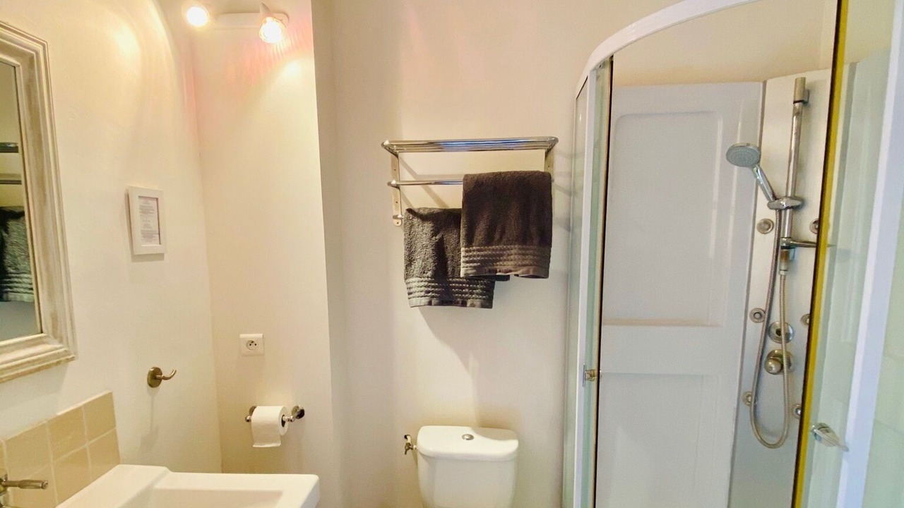 Photo of Bathroom in Lezignan-Corbieres