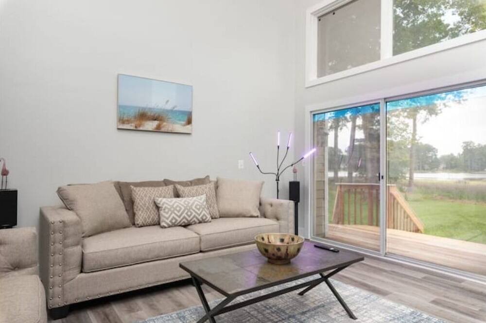 Photo of Livingroom in Ware