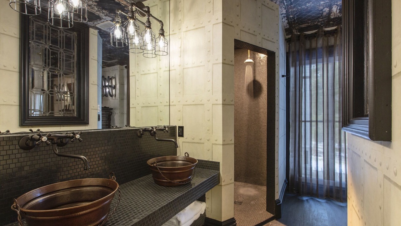 Photo of Bathroom in Roxbury