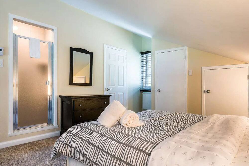 Photo of Bedroom in Mont-Tremblant