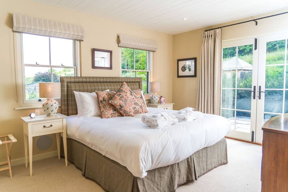 Photo of Others in Edington