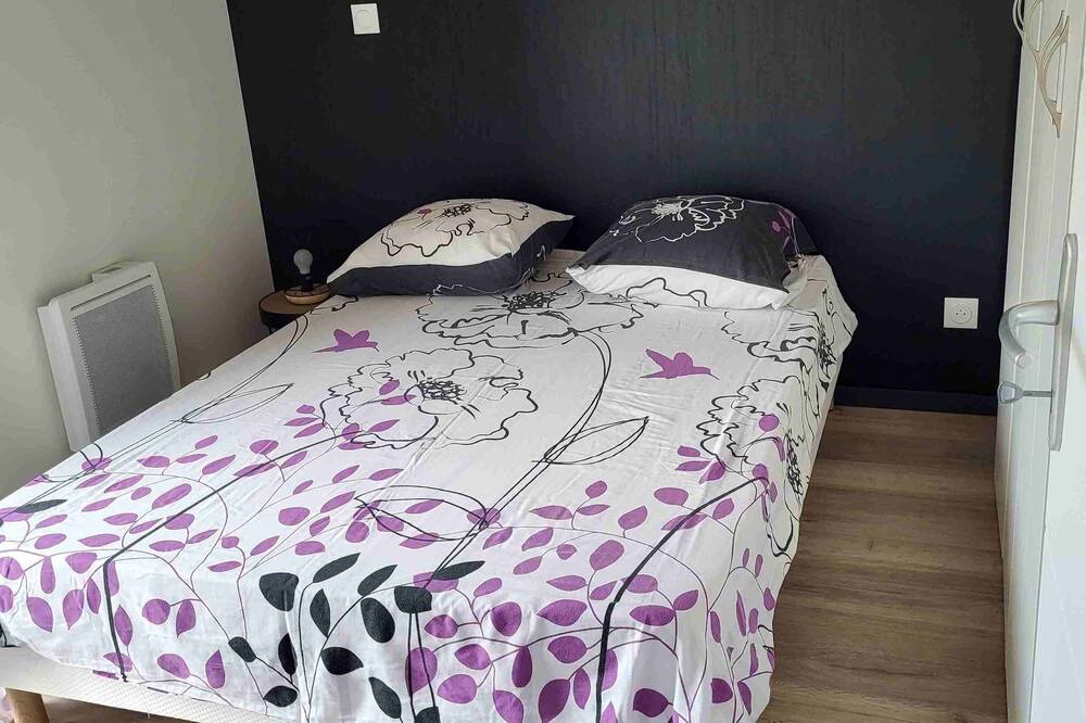 Photo of Bedroom in Homps