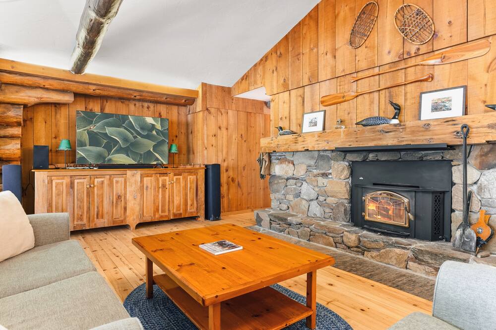 Photo of Livingroom in Dysart et al
