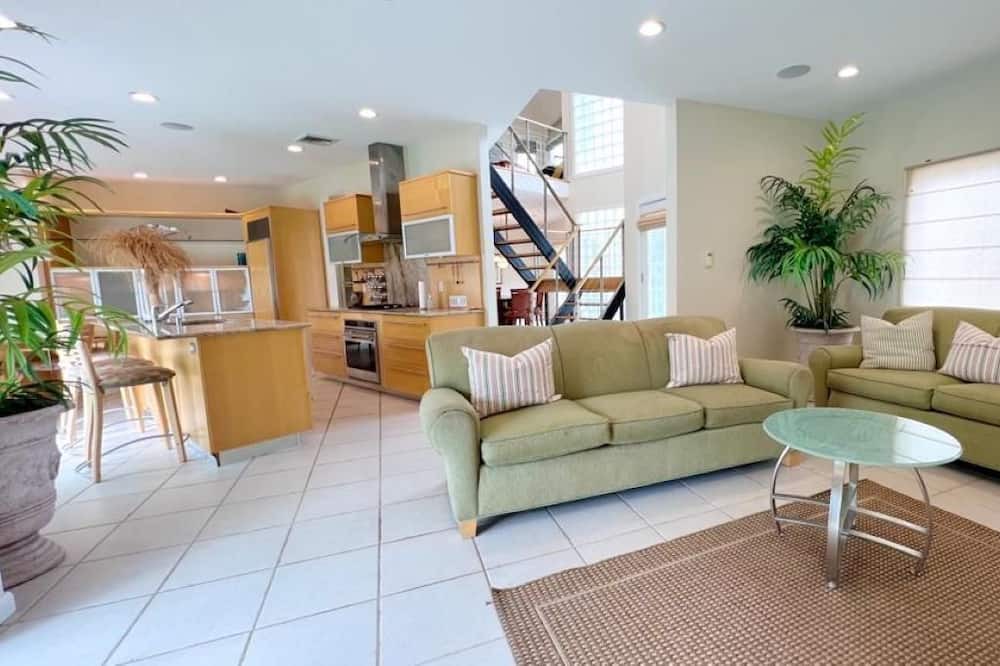 Photo of Livingroom in Lido Beach