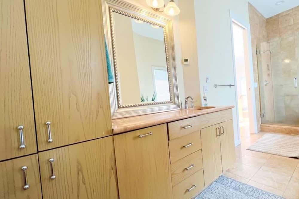 Photo of Bathroom in Lido Beach