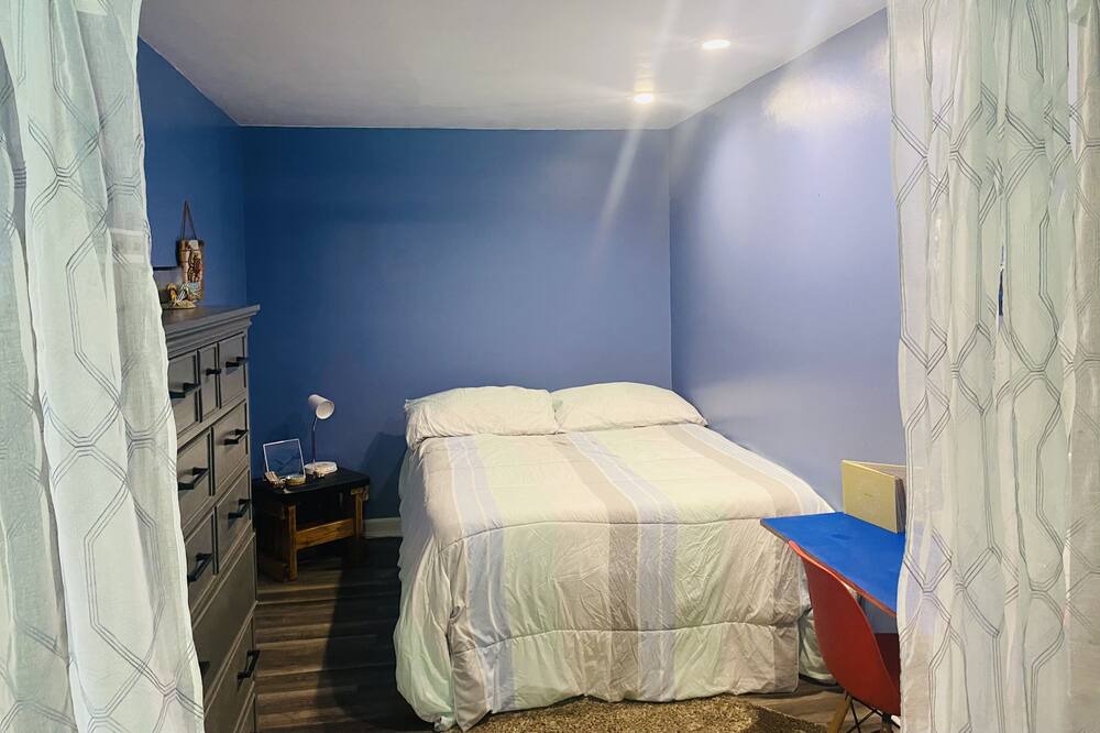 Photo of Bedroom in Lusby