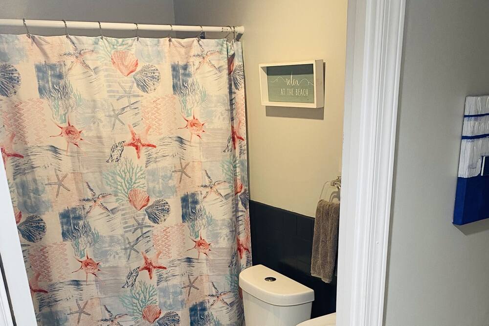 Photo of Bathroom in Lusby