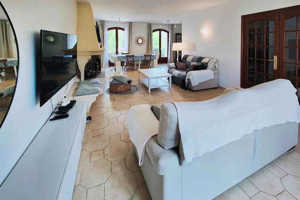 Photo of Bedroom in La Courneuve
