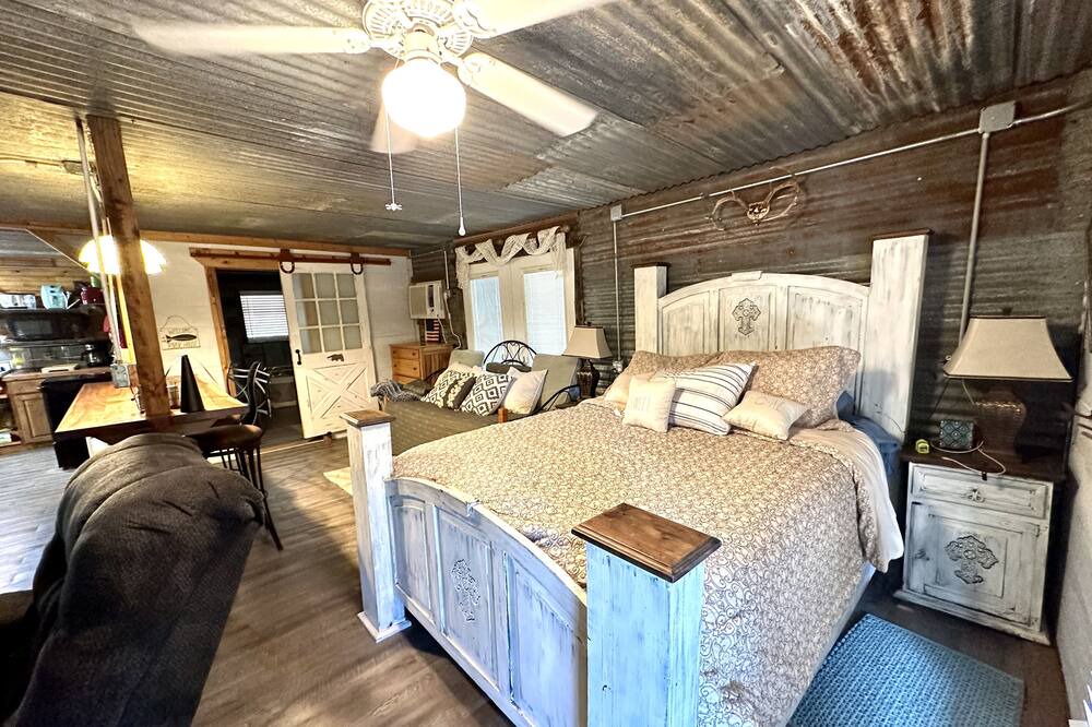 Photo of Bedroom in Goldthwaite