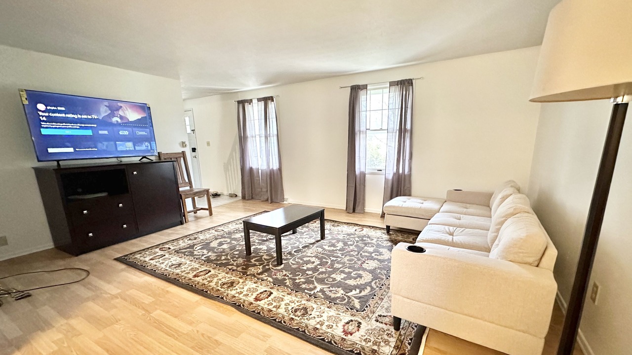 Photo of Livingroom in Hudson