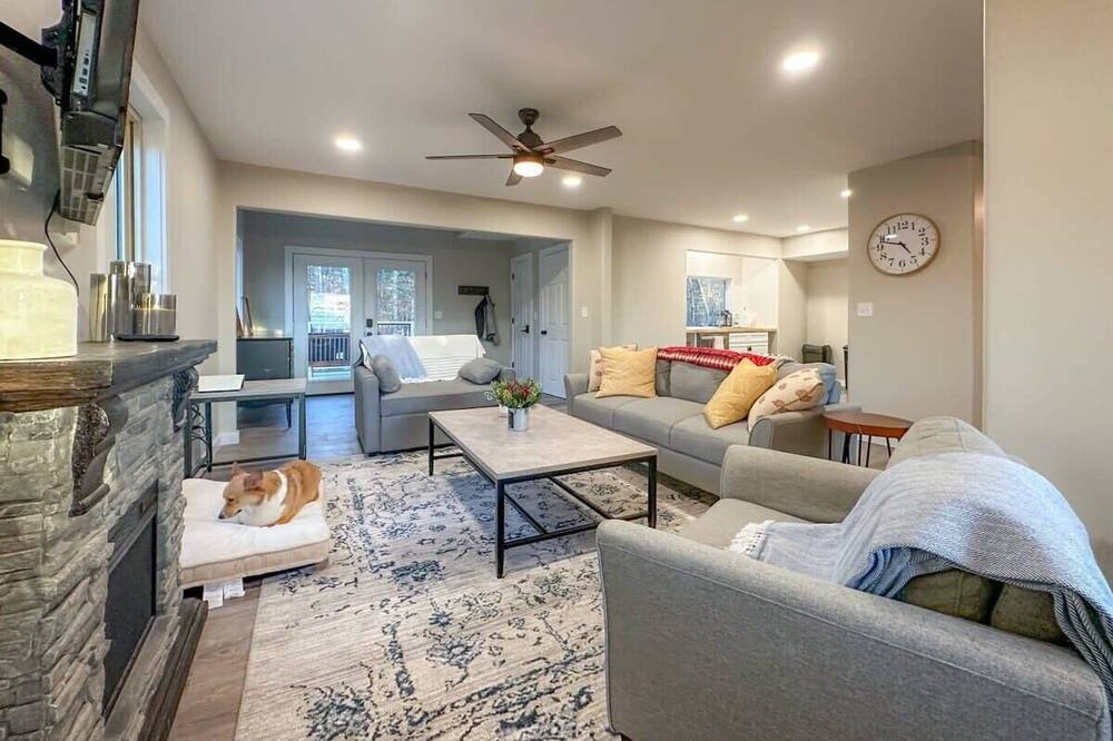 Photo of Livingroom in Fletcher