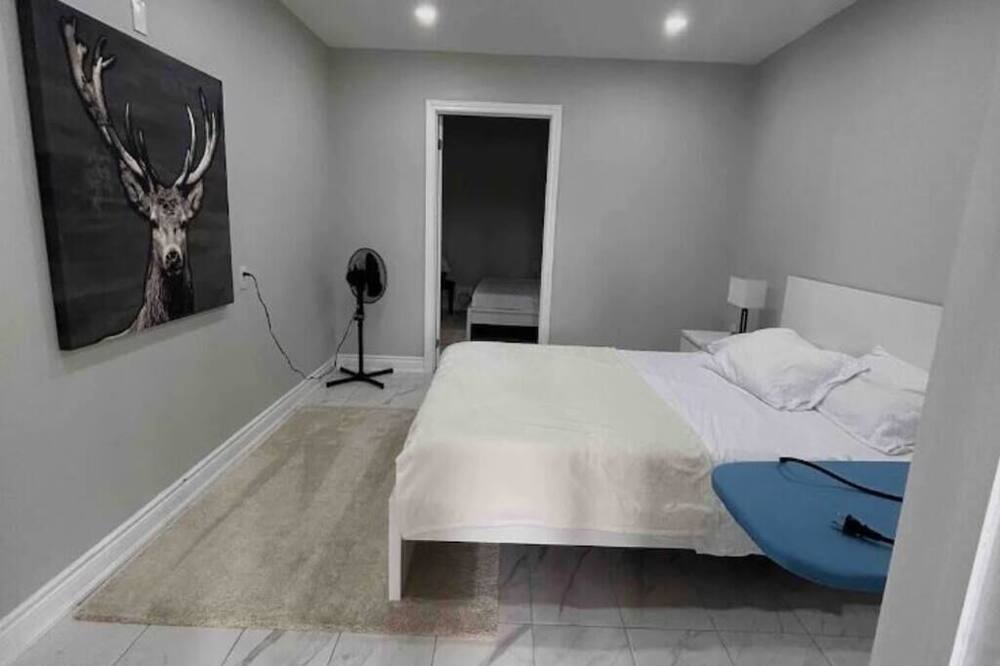 Photo of Bedroom in Bradford West Gwillimbury