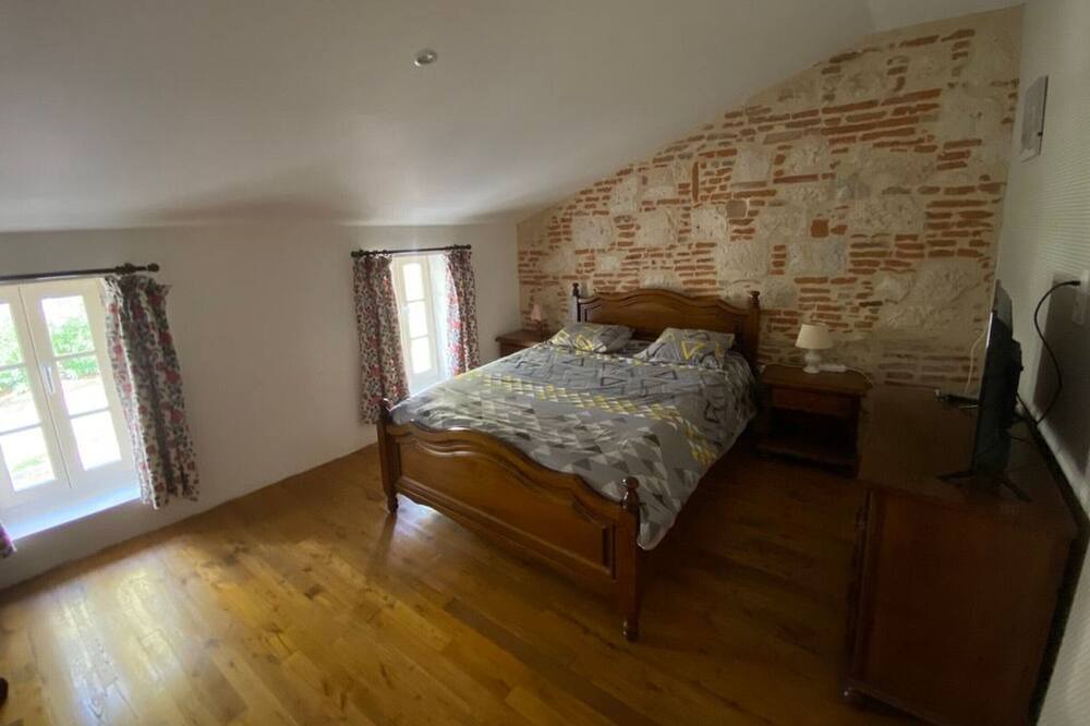 Photo of Bedroom in Auvillar