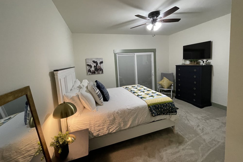 Photo of Bedroom in Troy