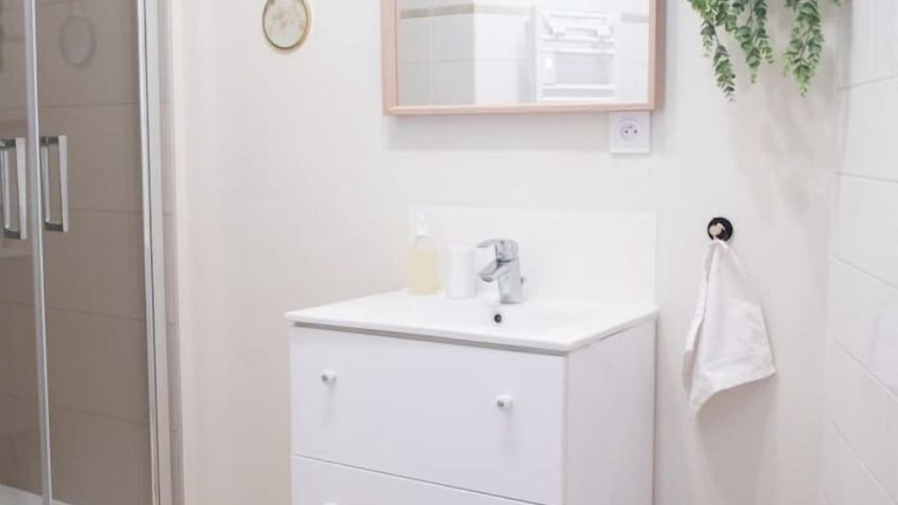 Photo of Bathroom in La Fayette-Eble