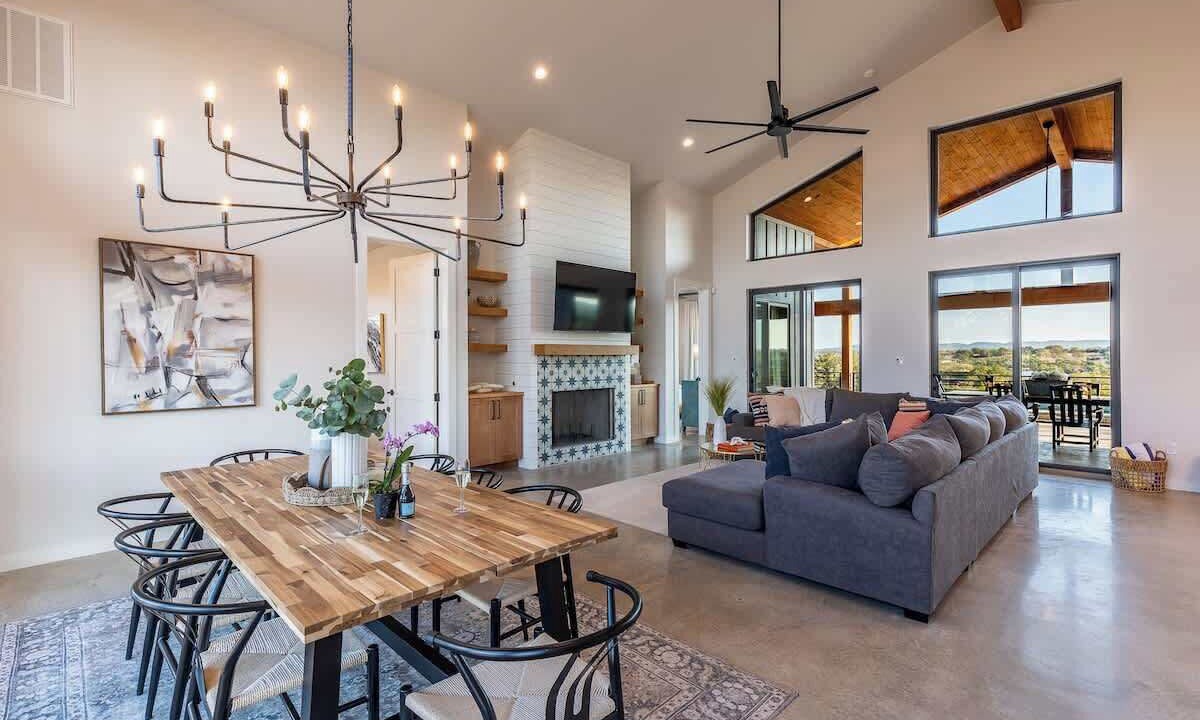 Photo of Livingroom in Johnson City