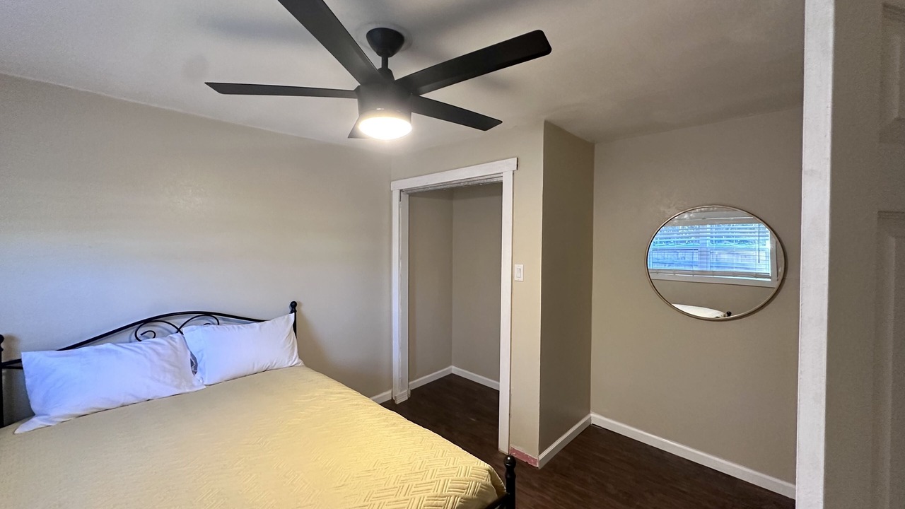 Photo of Bedroom in Roscoe