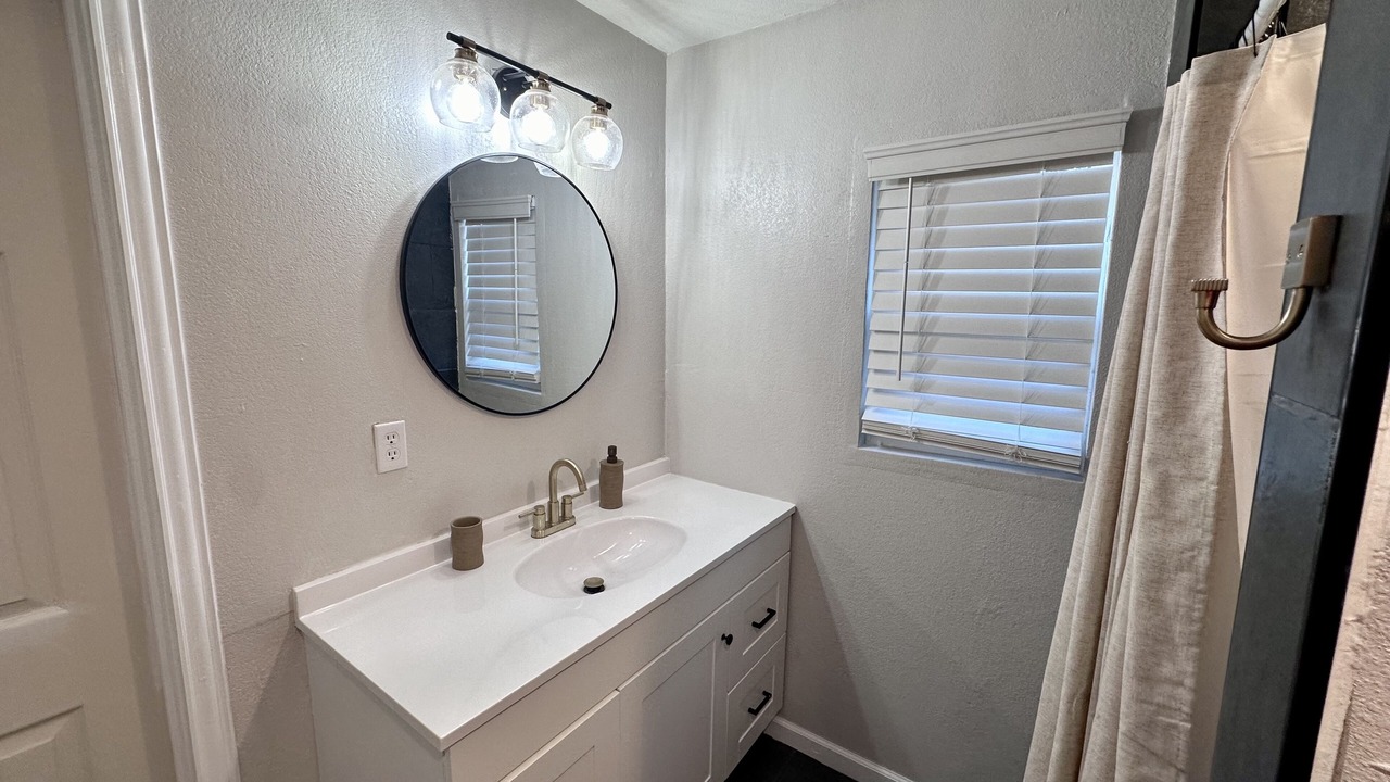 Photo of Bathroom in Roscoe