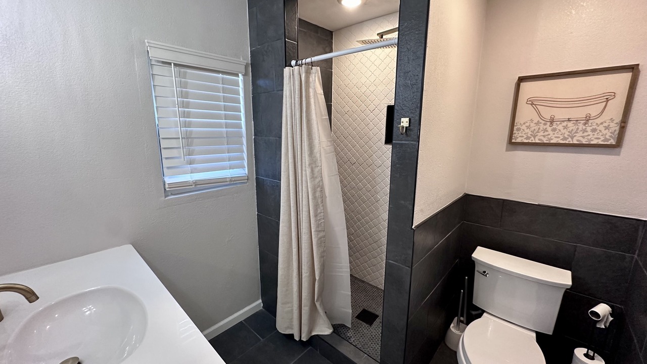 Photo of Bathroom in Roscoe