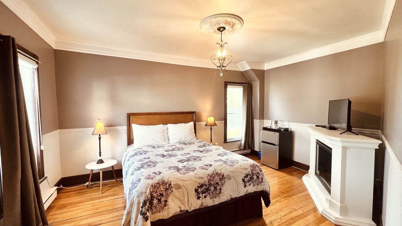 Photo of Bedroom in Magog