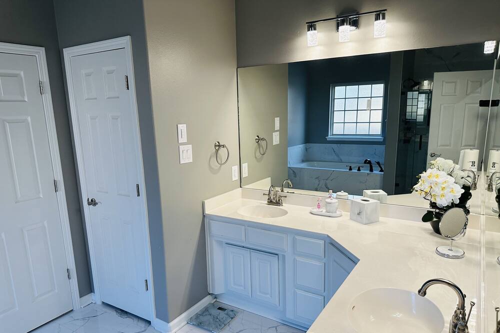 Photo of Bathroom in Bryant