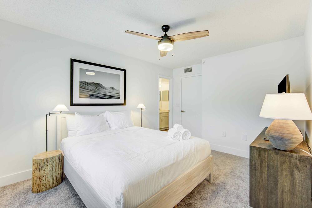 Photo of Bedroom in Davie