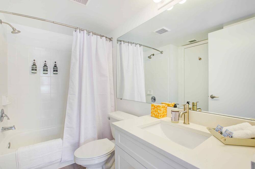 Photo of Bathroom in Davie