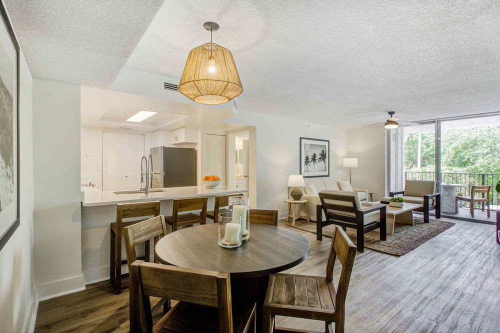 Photo of Livingroom in Davie