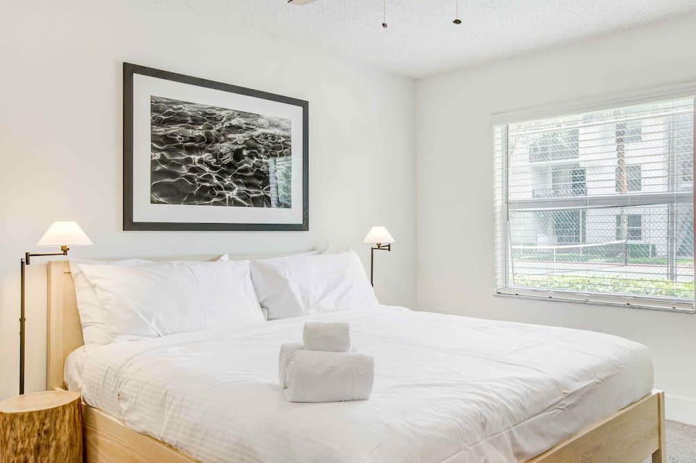 Photo of Bedroom in Davie
