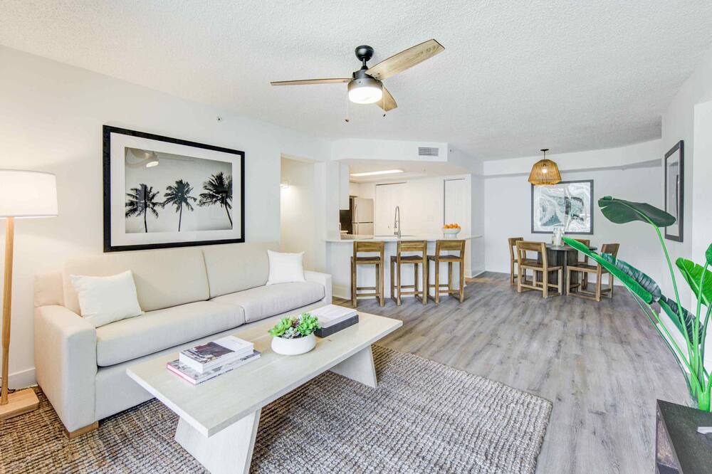 Photo of Livingroom in Davie