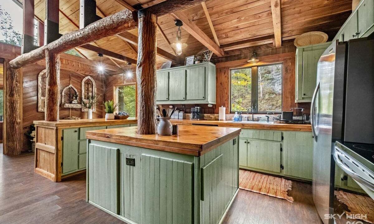 Photo of Kitchen in Compton