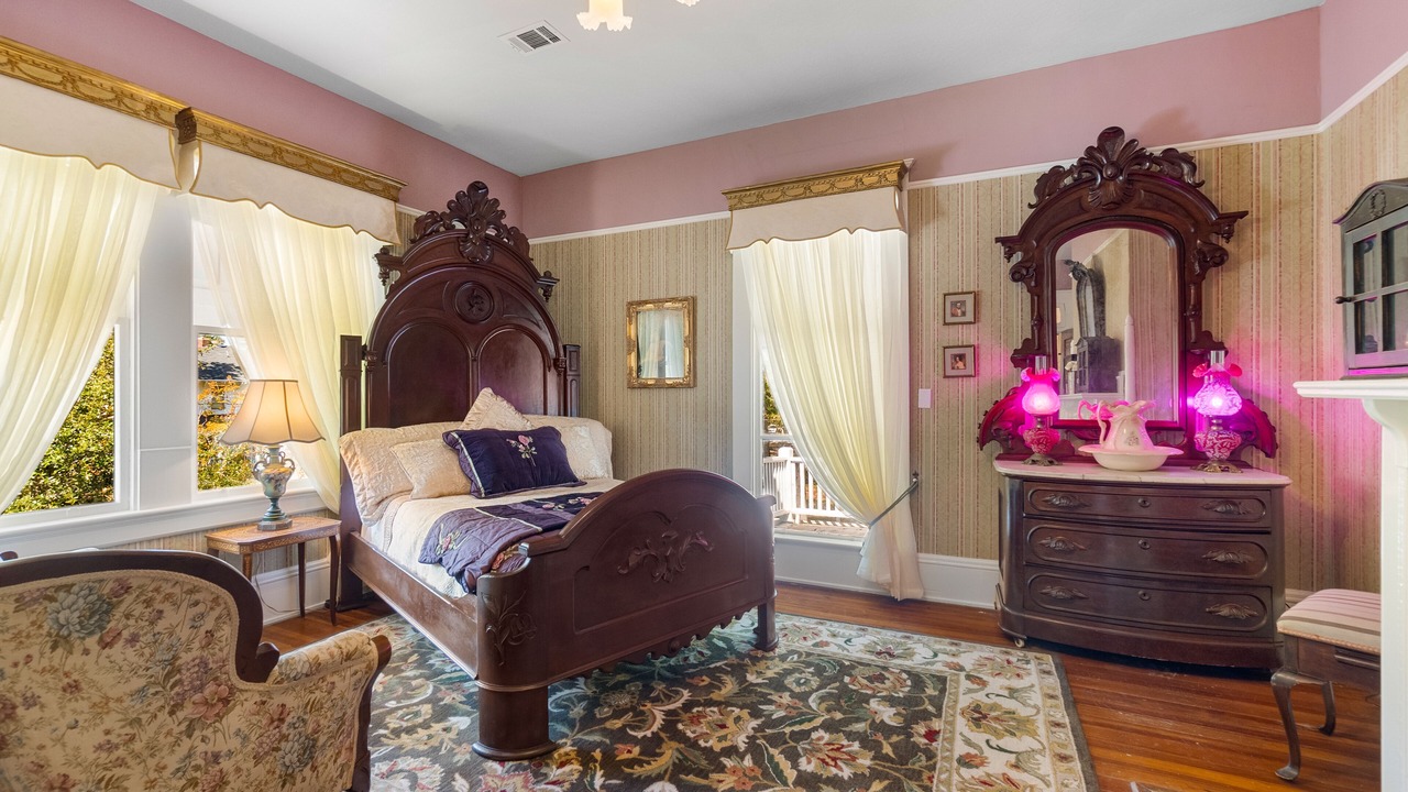 Photo of Bedroom in Hattiesburg