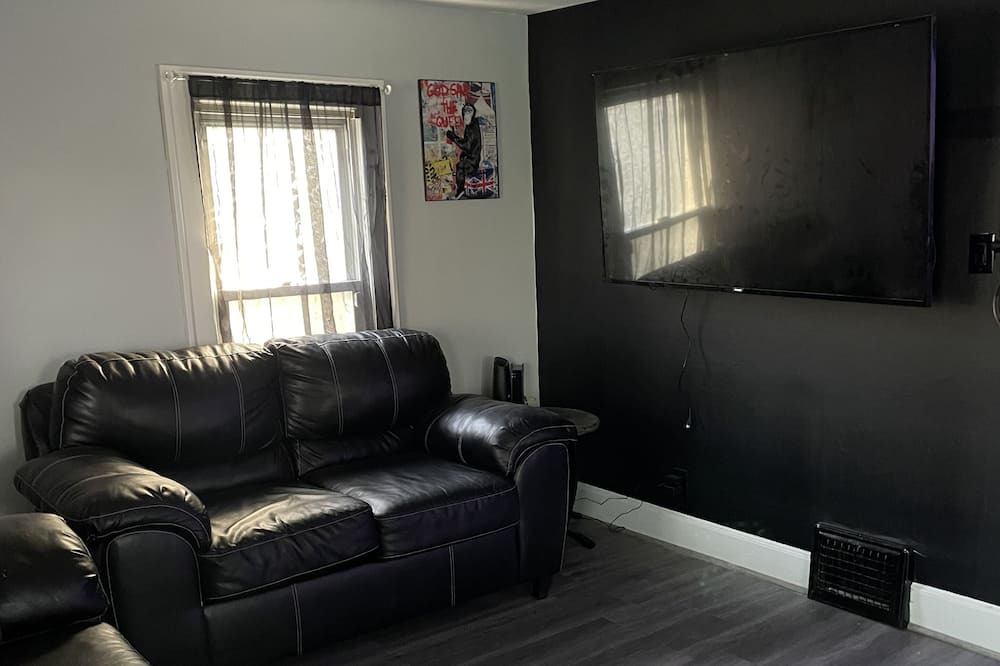 Photo of Livingroom in Binghamton