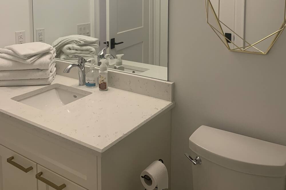 Photo of Bathroom in Niagara Falls