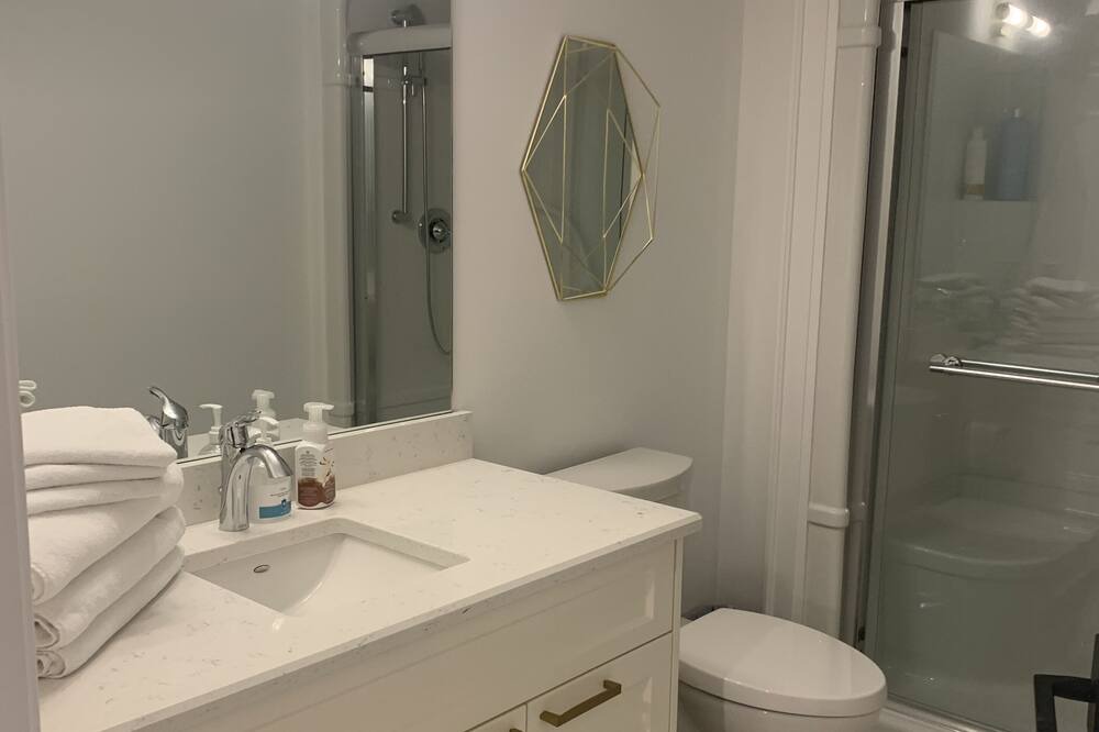 Photo of Bathroom in Niagara Falls