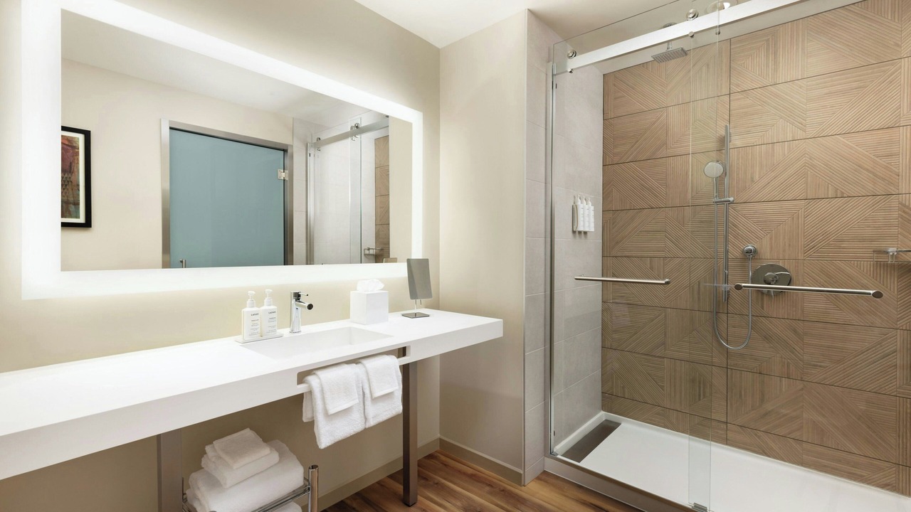 Photo of Bathroom in Downtown Honolulu