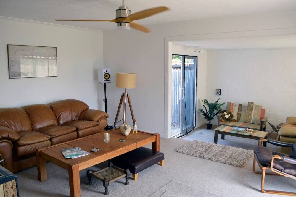 Photo of Livingroom in Opunake