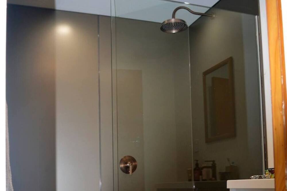 Photo of Bathroom in Opunake