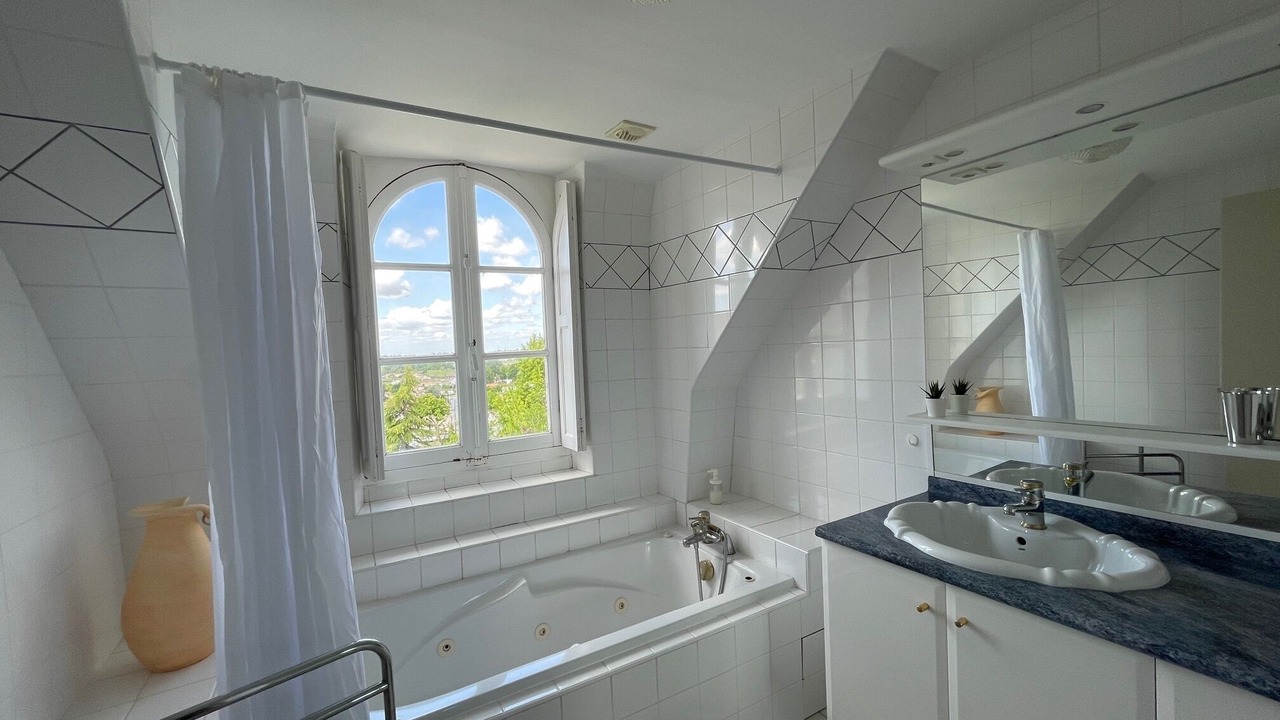 Photo of Bathroom in Montendre