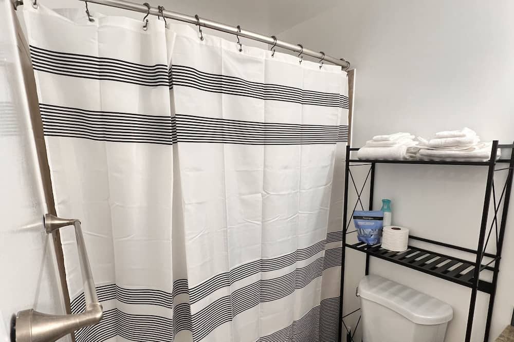 Photo of Bathroom in Upper Dimond