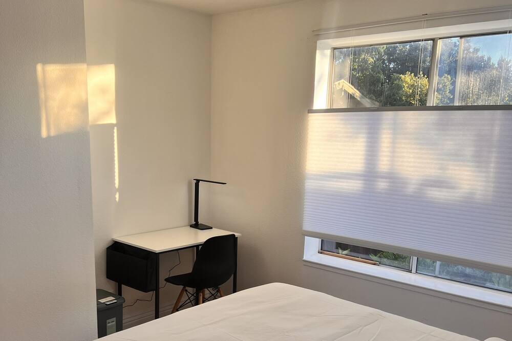 Photo of Bedroom in Upper Dimond