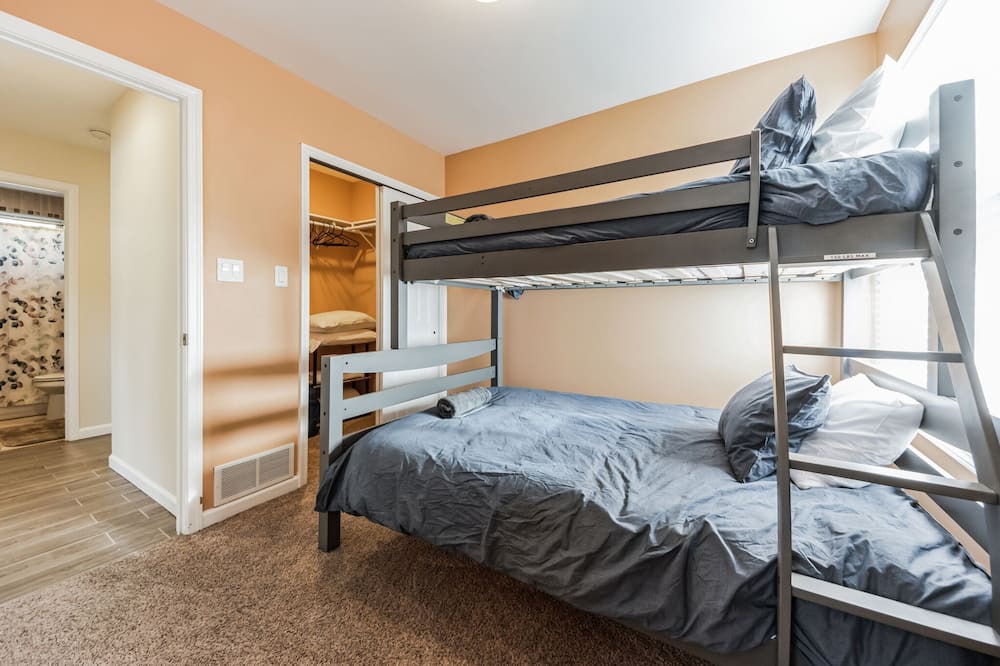 Photo of Bedroom in Levittown