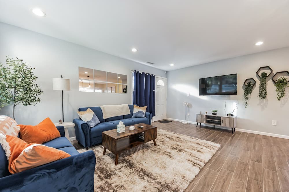 Photo of Livingroom in Levittown