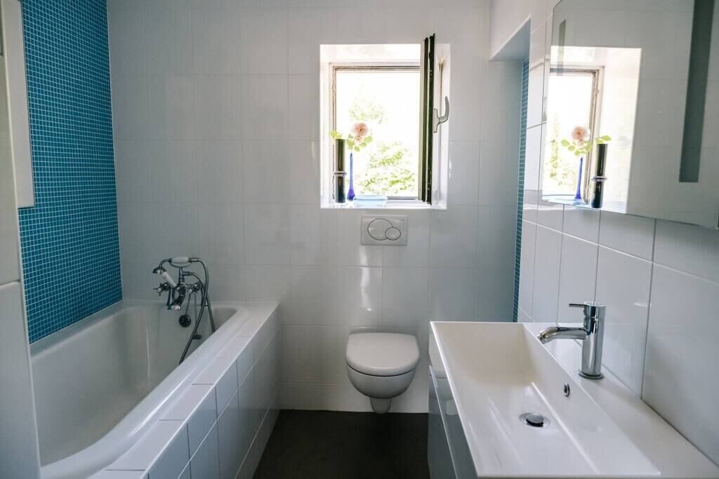 Photo of Others in Eye