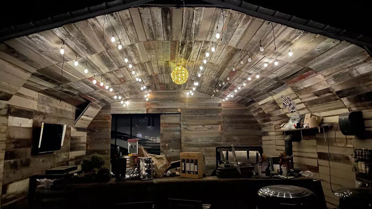 Photo of Others in Hollister